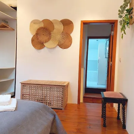 • Downtown • Walkable • Balcony Lisbon