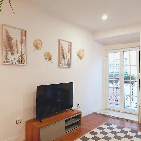 • Downtown • Walkable • Balcony Lisbona