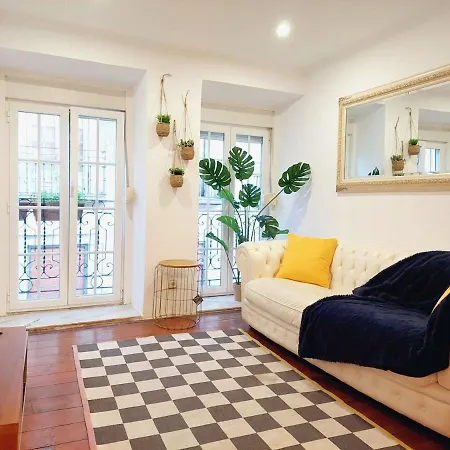 • Downtown • Walkable • Balcony * Lisboa