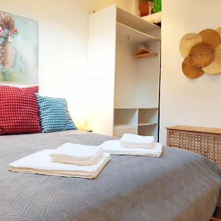 • Downtown • Walkable • Balcony 아파트 리스본