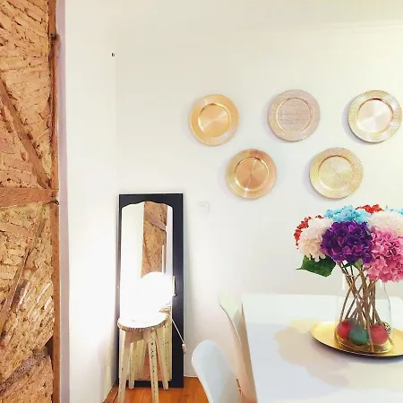 • Downtown • Walkable • Balcony * Lisbon